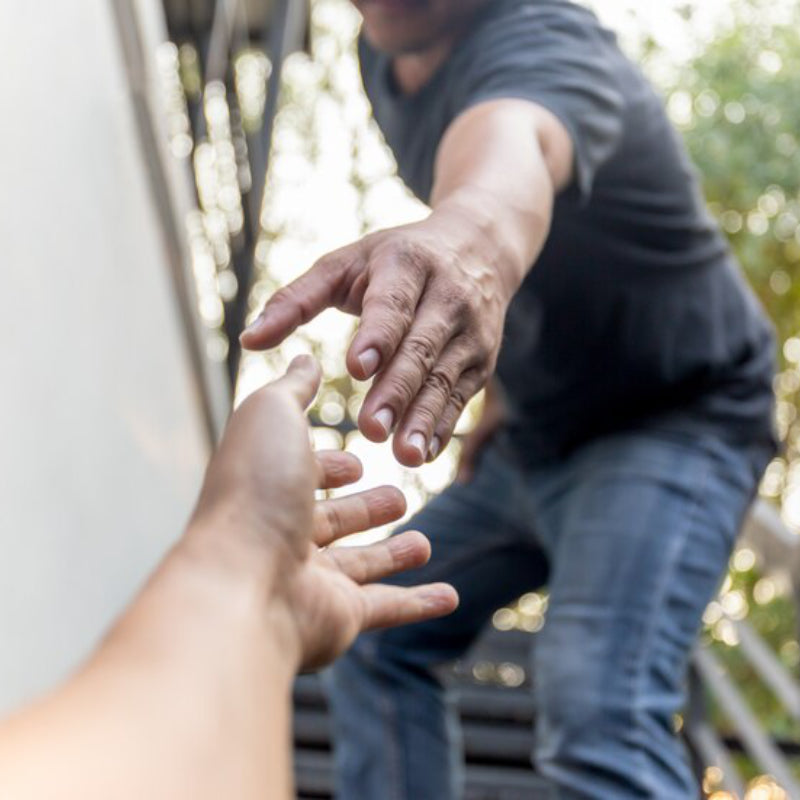 Cómo superar la falta de humildad al pedir ayuda y aprender de los demás