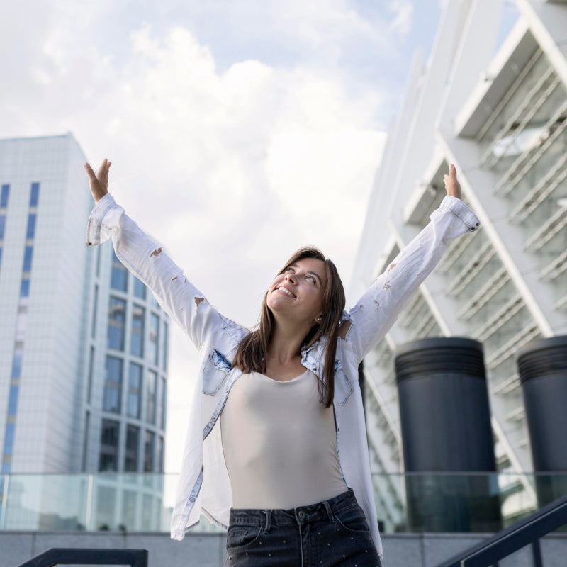 El camino hacia la felicidad plena: Consejos para los jóvenes emprendedores de hoy