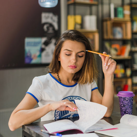 ¿Por qué la mayoría de gente dice que hay que estudiar para sacar un título?